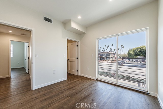 Detail Gallery Image 19 of 22 For 1855 Crenshaw Bld, Los Angeles,  CA 90019 - 4 Beds | 3 Baths