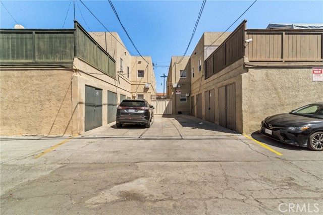 905 915 Cherry Avenue, Long Beach CA: https://media.crmls.org/medias/8dd3f3a0-7009-4b46-a2f4-90acd32822c2.jpg