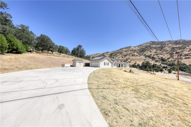 Detail Gallery Image 5 of 66 For 25904 Bear Valley, Tehachapi,  CA 93561 - 3 Beds | 2/1 Baths