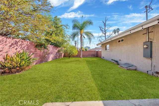 Detail Gallery Image 16 of 25 For 10102 Debra Ave, Granada Hills,  CA 91343 - 3 Beds | 2 Baths