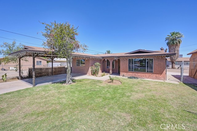 1107 B Street, Brawley CA: https://media.crmls.org/medias/8dd52cd2-40a1-4f7f-82f1-6c8fe207acff.jpg