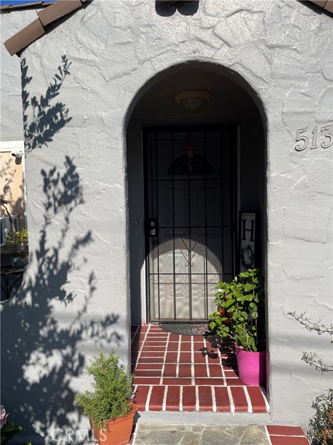 513 S Shelton Street, Santa Ana CA: https://media.crmls.org/medias/8dd5de66-2fa0-43e0-85b1-41aae683fd28.jpg