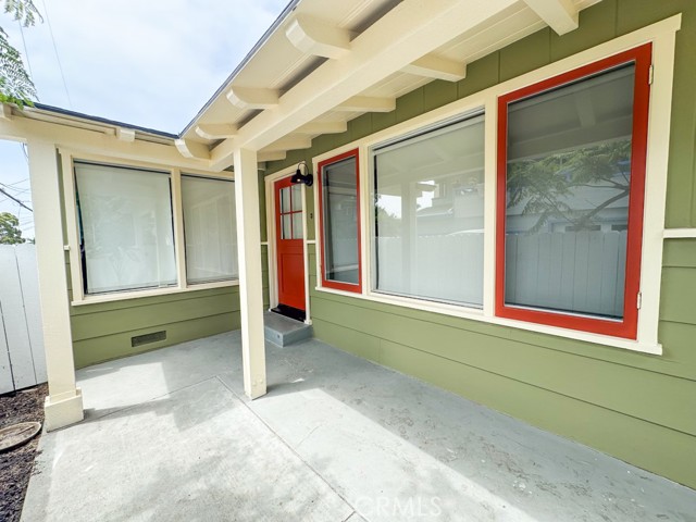 Detail Gallery Image 2 of 15 For 531 Monterey Dr, Laguna Beach,  CA 92651 - 2 Beds | 1 Baths