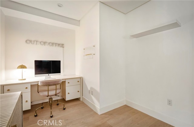 399 E Del Mar Boulevard, Pasadena CA: https://media.crmls.org/medias/8dd741d5-c3a6-4a23-bfa1-5602ab95b323.jpg