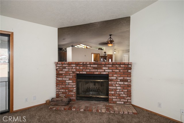 Detail Gallery Image 8 of 32 For 16923 Candlewood Rd, Apple Valley,  CA 92307 - 3 Beds | 2/1 Baths