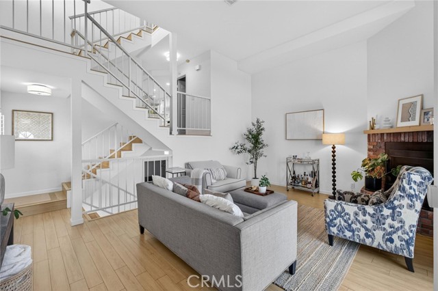 Detail Gallery Image 6 of 43 For 222 S Guadalupe Ave #1,  Redondo Beach,  CA 90277 - 4 Beds | 2/1 Baths