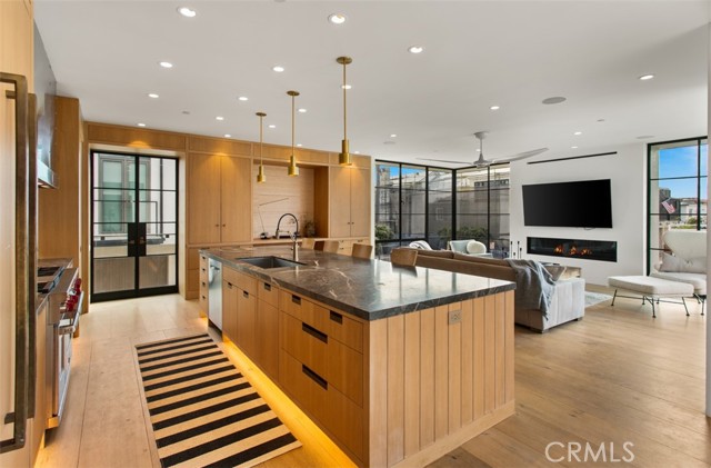 1703 E Ocean Boulevard, Newport Beach CA: https://media.crmls.org/medias/8dd85384-5ed0-44bd-bc75-14a90352dc6d.jpg