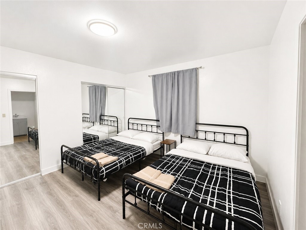 https://media.crmls.org/medias/8dd85bc5-e8ad-441e-98dd-db25a7348013.jpg?preset=X-Large