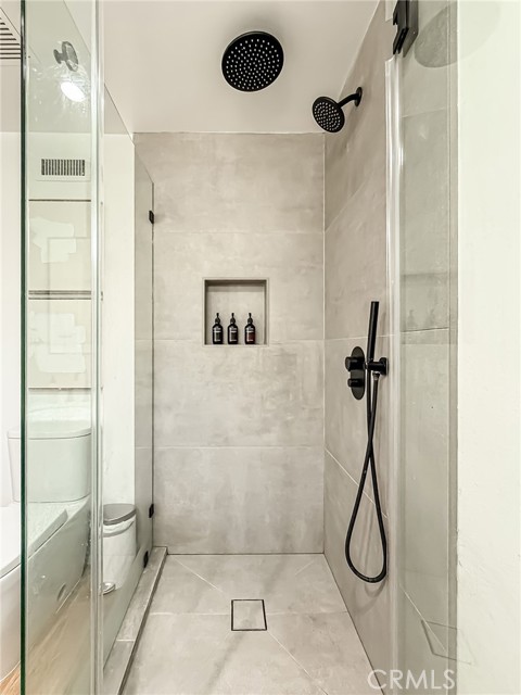 Detail Gallery Image 28 of 54 For 22245 Welby Way, Woodland Hills,  CA 91303 - 4 Beds | 3 Baths
