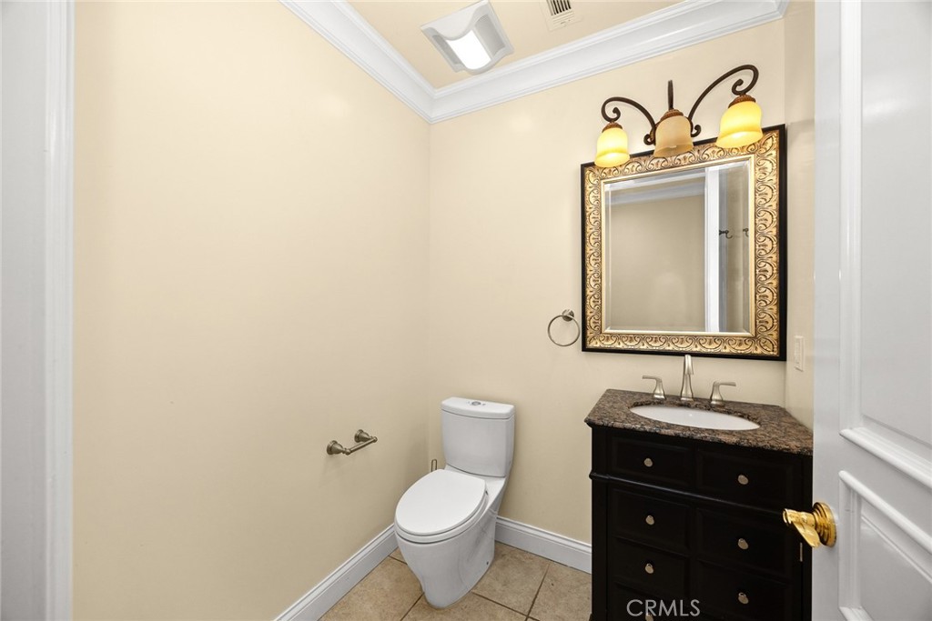 https://media.crmls.org/medias/8dd8cbbd-3699-4551-8ba2-4fdd0298793f.jpg?preset=X-Large
