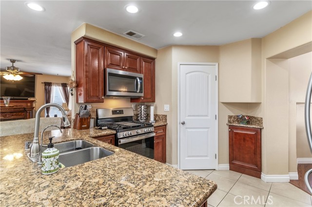 Detail Gallery Image 18 of 52 For 25454 Blackthorne Drive, Murrieta,  CA 92563 - 4 Beds | 3 Baths