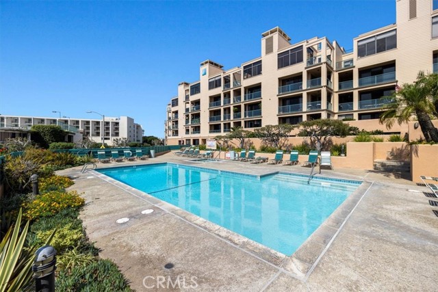 110 The Village, Redondo Beach, California 90277, 2 Bedrooms Bedrooms, ,2 BathroomsBathrooms,Residential,Sold,The Village,SB23176576