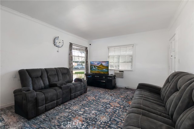 Detail Gallery Image 17 of 28 For 1329 -1331 N Screenland Dr #1329-1331,  Burbank,  CA 91505 - 4 Beds | 2 Baths