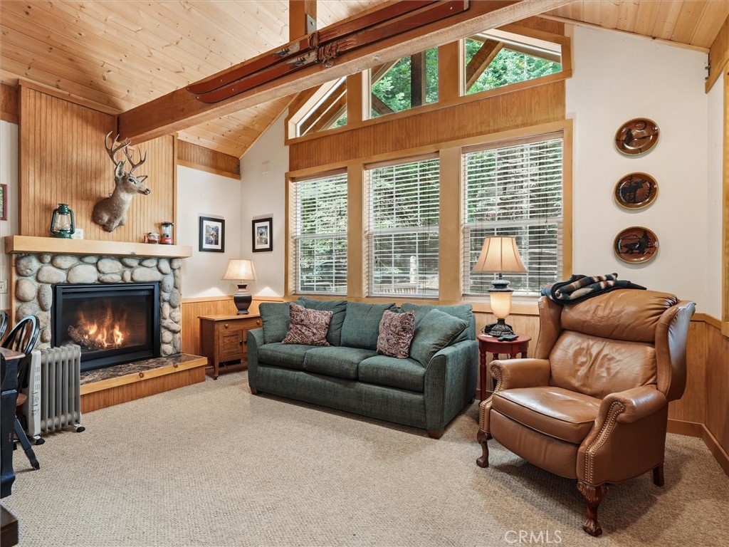 https://media.crmls.org/medias/8ddb4145-45e7-412e-b07c-1b0d06f0063b.jpg?preset=X-Large
