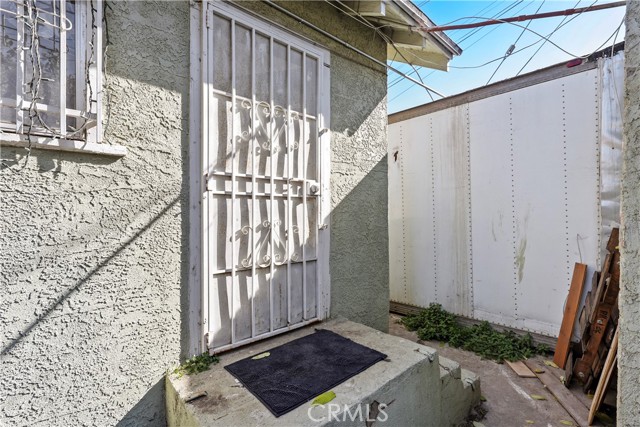 Detail Gallery Image 23 of 42 For 8311 S Main St, Los Angeles,  CA 90003 - 3 Beds | 1 Baths