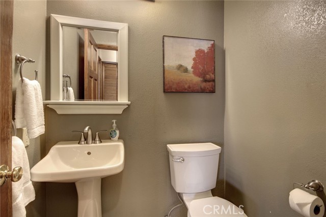 Detail Gallery Image 16 of 34 For 520 Pinewood Ct, Big Bear City,  CA 92314 - 3 Beds | 2/1 Baths