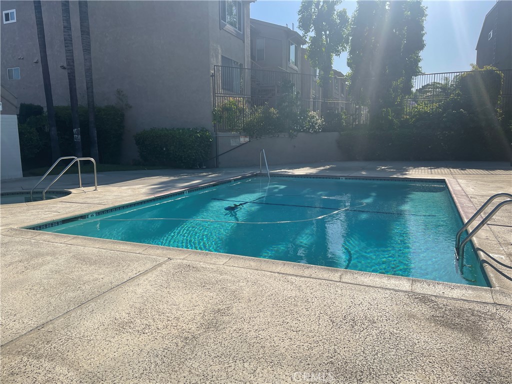 Welcome to 5518 Dobbs St #9! This 2 bedroom, 1 bath end-unit is single level and features laminate wood flooring, kitchen with granite countertops, an in-unit washer/dryer, and central air. This community includes tandem garage parking for 2 cars…. plus a pool and playground. Centrally located at the borders of Northeast Los Angeles, Alhambra, and South Pasadena, and El Sereno with convenient access to 5, 10, and 710 freeways. Just minutes away from downtown LA, and walking distance to CSU Los Angeles. 

Owner pays for water and trash. Tenants are responsible for electricity, gas, and internet.