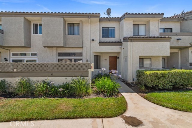40 Brownfield Lane, Pomona CA: https://media.crmls.org/medias/8ddbf04a-d822-477f-9720-81ca77082cca.jpg