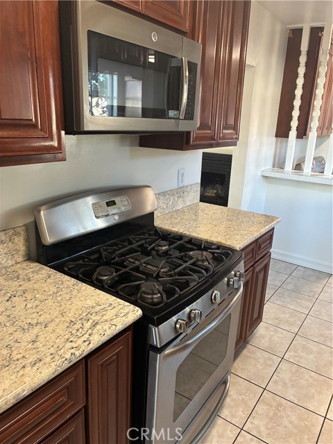 Detail Gallery Image 10 of 21 For 1326 E 15th St, Santa Ana,  CA 92701 - 3 Beds | 1/1 Baths