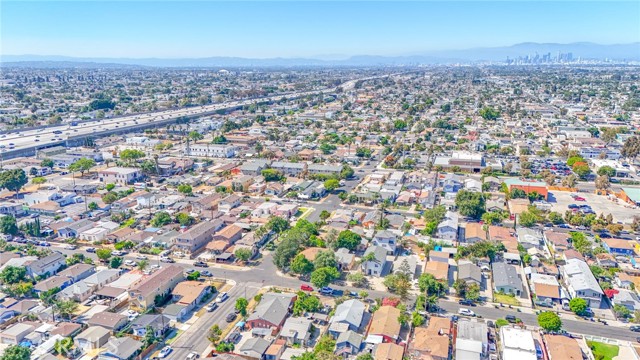 10955 S Spring Street, Los Angeles CA: https://media.crmls.org/medias/8ddc6d34-fd70-496e-88c3-3a2f848327a9.jpg