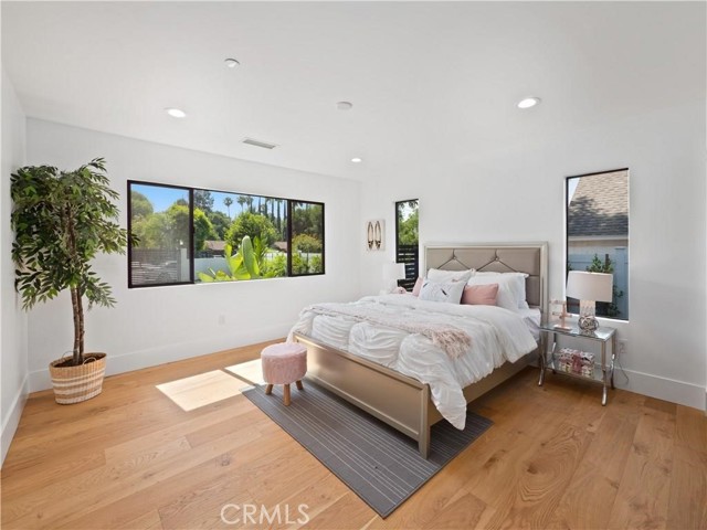 5702 Lubao Avenue, Woodland Hills CA: https://media.crmls.org/medias/8ddcf4d7-26fa-497e-bb6f-bbc72da0ee22.jpg