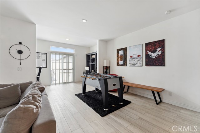 Detail Gallery Image 6 of 28 For 608 Clubhouse Ave, Newport Beach,  CA 92663 - 3 Beds | 2 Baths