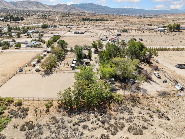 19976 Cornelian, Apple Valley CA: https://media.crmls.org/medias/8ddd70af-43f6-4ca4-85ae-4d4ad9062dd5.jpg