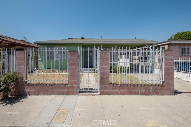1257 E 76th Place, Los Angeles CA: https://media.crmls.org/medias/8dde109b-c5b7-448a-819e-7d344becd389.jpg