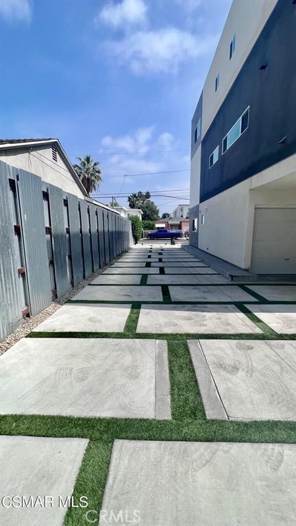 Detail Gallery Image 3 of 32 For 5635 Klump Ave #1/2,  North Hollywood,  CA 91601 - 3 Beds | 3/1 Baths
