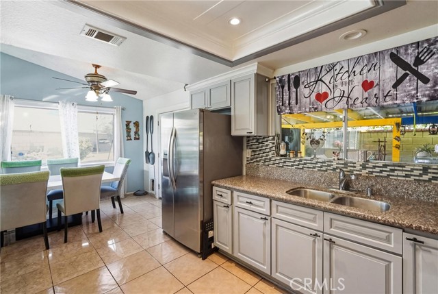 Detail Gallery Image 11 of 27 For 10531 Elm, Bloomington,  CA 92316 - 3 Beds | 2 Baths