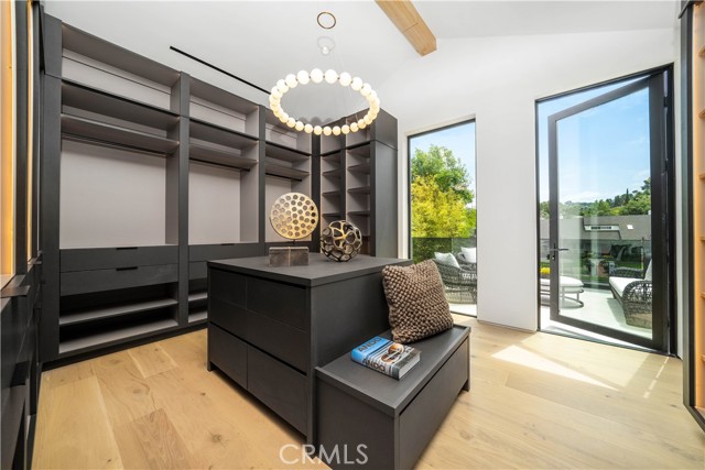 Detail Gallery Image 47 of 62 For 15457 Valley Vista Bld, Sherman Oaks,  CA 91403 - 6 Beds | 6/1 Baths