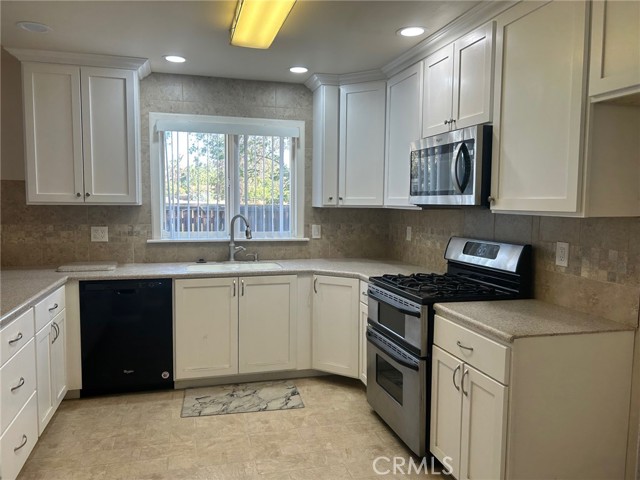 Detail Gallery Image 5 of 40 For 26301 Soboba St, Hemet,  CA 92544 - 3 Beds | 2 Baths