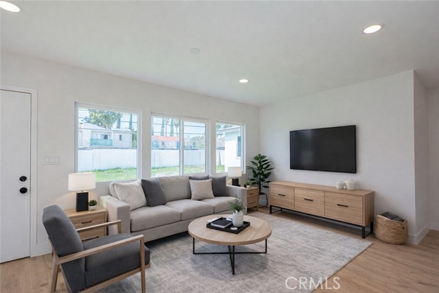 Detail Gallery Image 8 of 24 For 1390 Pepper Tree Ln, San Bernardino,  CA 92404 - 4 Beds | 2/1 Baths