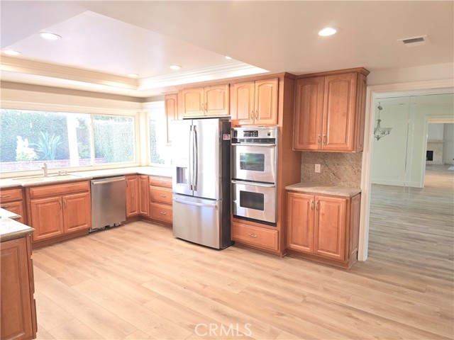 Detail Gallery Image 8 of 47 For 1013 Cannonade Cir, Costa Mesa,  CA 92626 - 5 Beds | 3 Baths