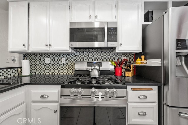 Detail Gallery Image 7 of 50 For 308 Molokai Dr, Placentia,  CA 92870 - 2 Beds | 2/1 Baths