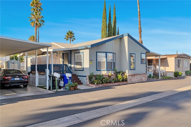 20401 Soledad Canyon Road, Canyon Country CA: https://media.crmls.org/medias/8de25733-297e-4e25-afa0-891a5daa4adc.jpg