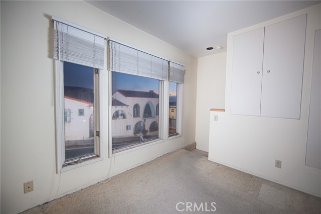 221 33rd Street, Manhattan Beach, California 90266, 3 Bedrooms Bedrooms, ,2 BathroomsBathrooms,Residential,Sold,33rd,NP21229064