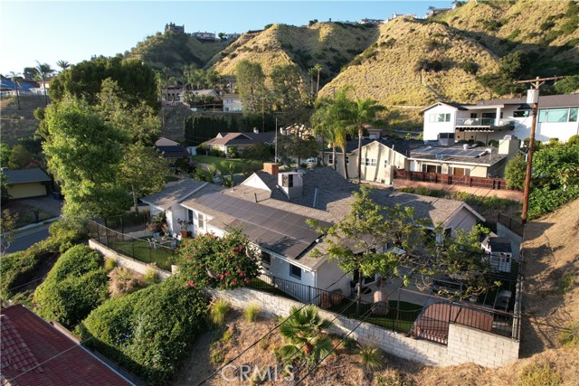 Detail Gallery Image 11 of 34 For 924 Irving Dr, Burbank,  CA 91504 - 4 Beds | 3 Baths