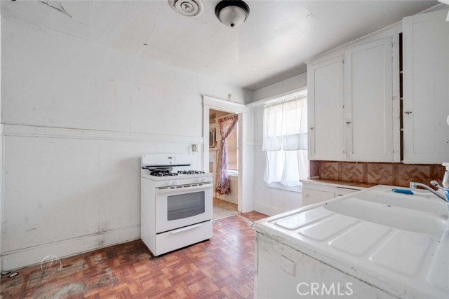 1715 Cherry Street, Bakersfield CA: https://media.crmls.org/medias/8de2b46f-93de-43e5-8135-f8526cc518cc.jpg