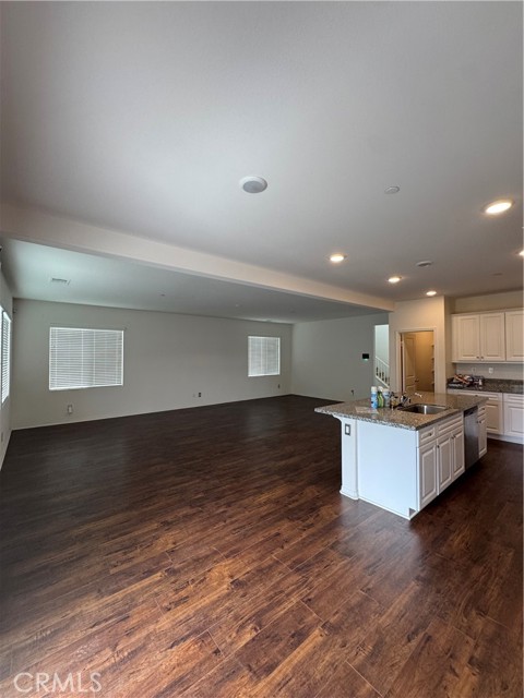Detail Gallery Image 6 of 14 For 11016 Clear Lake Ln, Corona,  CA 91752 - 4 Beds | 3 Baths