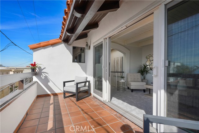 315 23rd Street, Manhattan Beach, California 90266, 3 Bedrooms Bedrooms, ,1 BathroomBathrooms,Residential,Sold,23rd Street,SB22006593