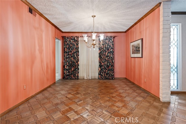 23458 Canzonet Street photo 8