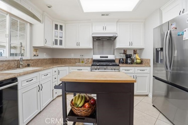 Detail Gallery Image 12 of 42 For 20070 Winton, Corona,  CA 92881 - 4 Beds | 2 Baths