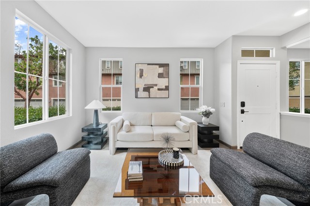 Detail Gallery Image 8 of 41 For 311 Nimbus, Tustin,  CA 92782 - 3 Beds | 2/1 Baths