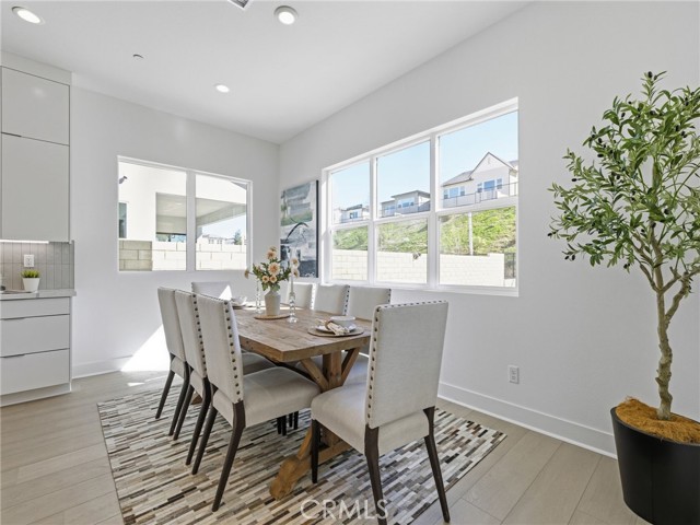 27627 Juniper Lane, Valencia CA: https://media.crmls.org/medias/8de5cd26-9a2e-4e6d-ba95-9ee3035d296e.jpg