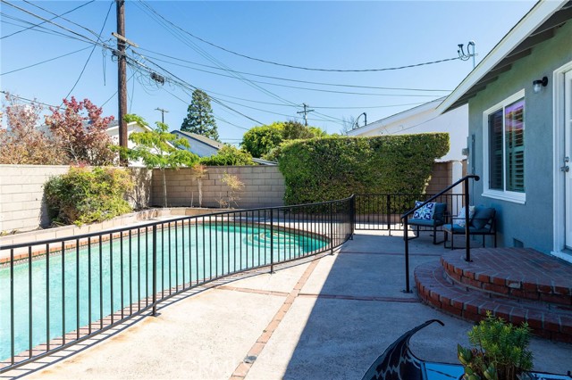23532 Carlow Road, Torrance CA: https://media.crmls.org/medias/8de79a06-9526-4da0-a0fd-2829795f9e84.jpg