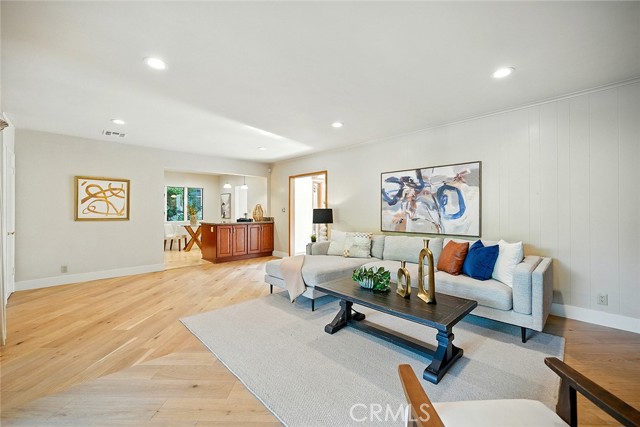 1210 Los Altos Avenue, Long Beach CA: https://media.crmls.org/medias/8de8d987-3277-4260-b005-eebe9c7ae644.jpg