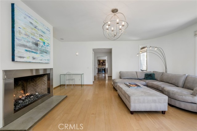 426 Nyes Place, Laguna Beach CA: https://media.crmls.org/medias/8de8ef4a-722d-4c6f-94e8-de45ad837b29.jpg