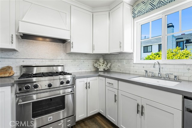 Detail Gallery Image 16 of 29 For 700 Jasmine Ave, Corona Del Mar,  CA 92625 - 2 Beds | 2 Baths