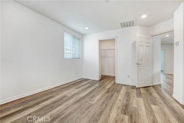 9126 Foster Lane, Chatsworth CA: https://media.crmls.org/medias/8de963bf-c7dd-475f-94ab-95e03bd4a8b9.jpg